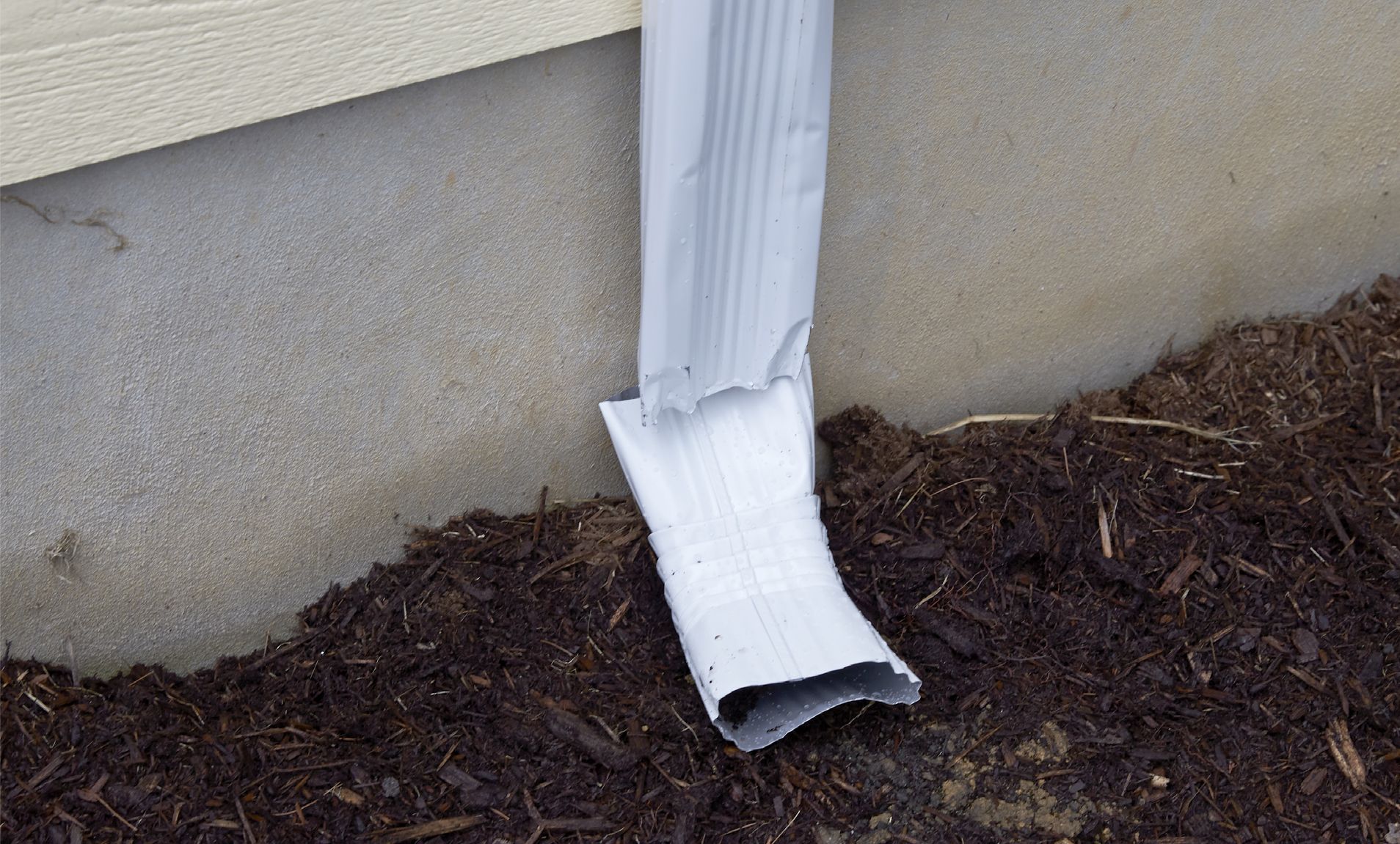 Downspout Repair in Chicago Illinois.