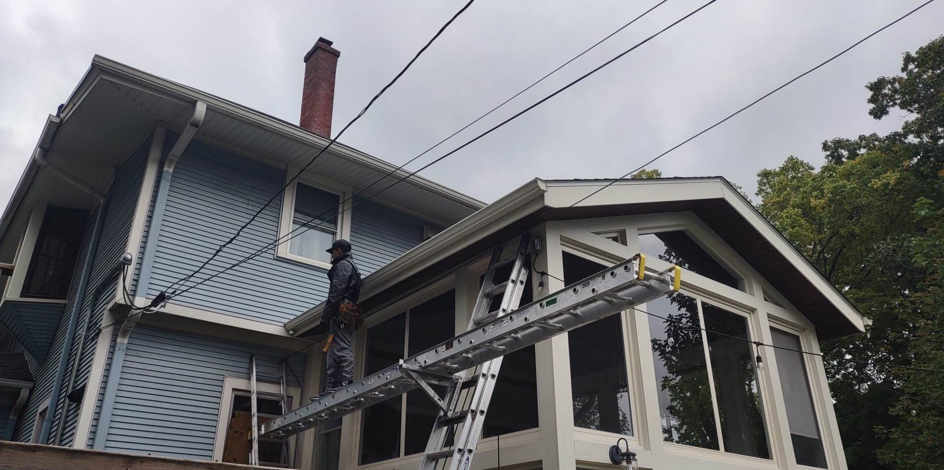 Gutter Cleaning in South Chicago, Chicago Illinois